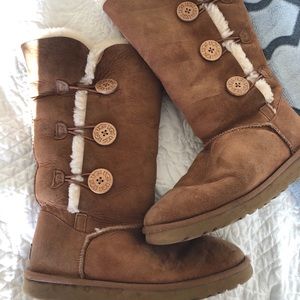 Bailey Button Uggs